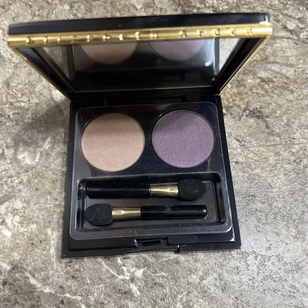 ELIZABETH‎ ARDEN EYESHADOW DUO ( Buff 17 / Crape Sheen 24 ) NEW